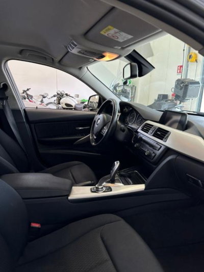 BMW Serie 3 Touring 316d  Sport (15)