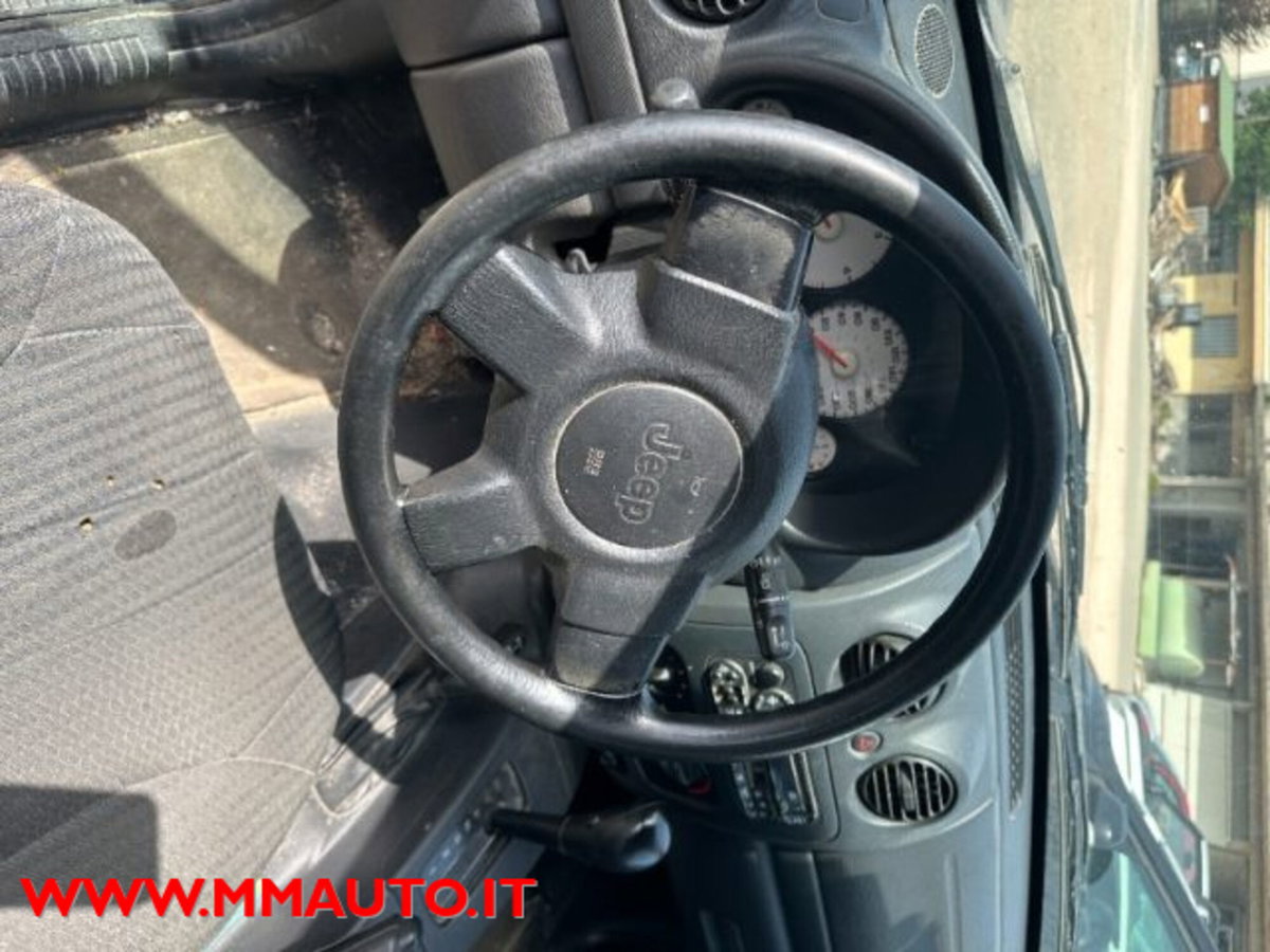 Jeep Cherokee 2.8 CRD Sport (9)