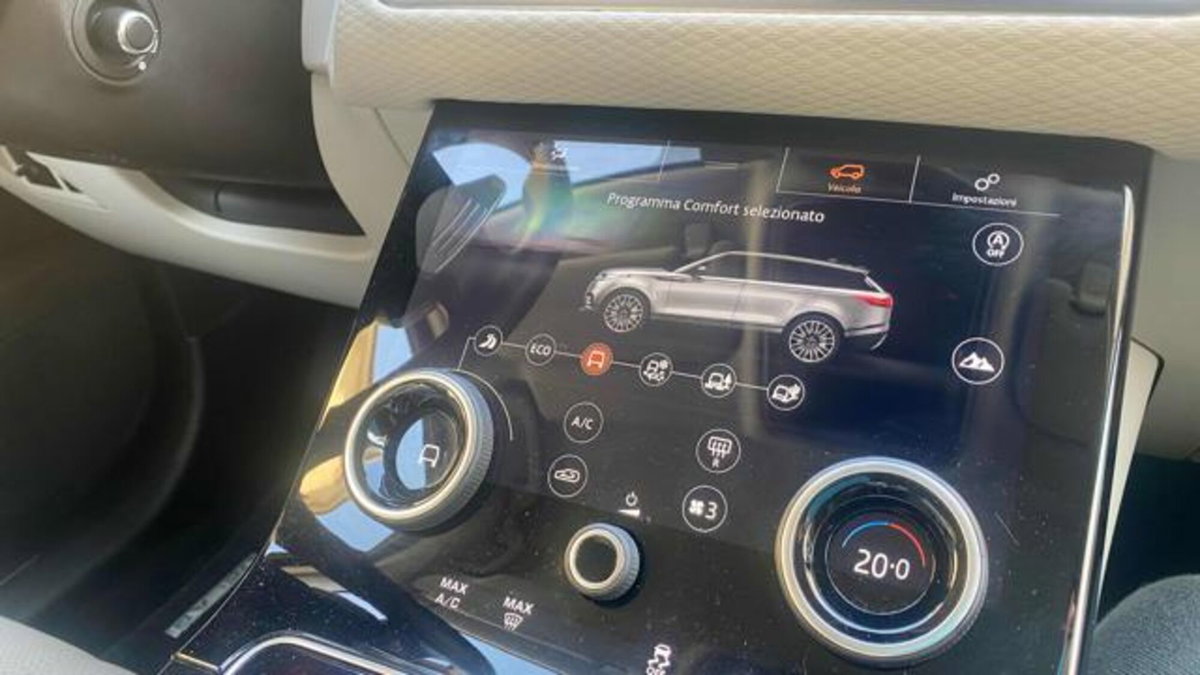 Land Rover Range Rover Velar 2.0 Si4 250 CV R-Dynamic S (8)