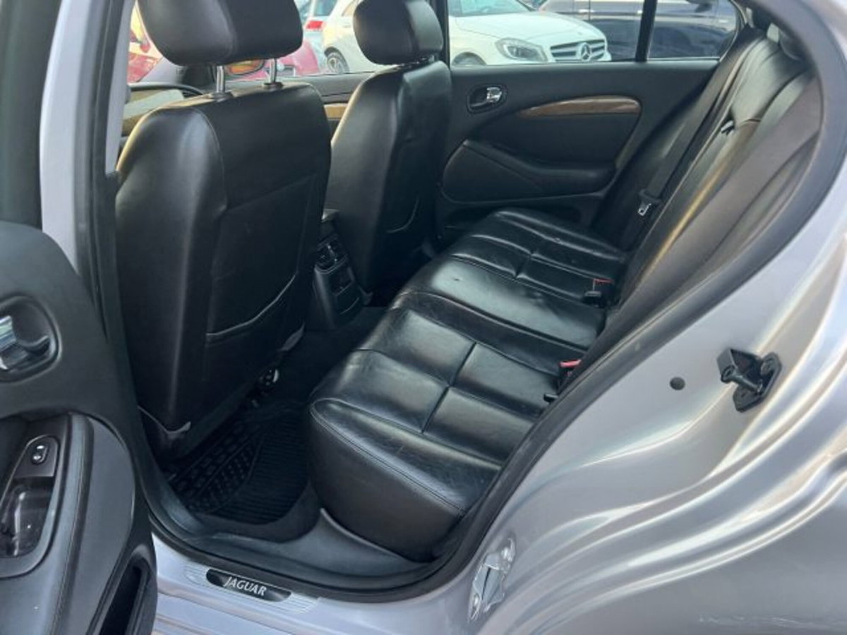 Jaguar S-Type 2.7 diesel V6 Executive (12)