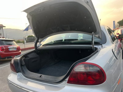 Jaguar S-Type 2.7 diesel V6 Executive (13)