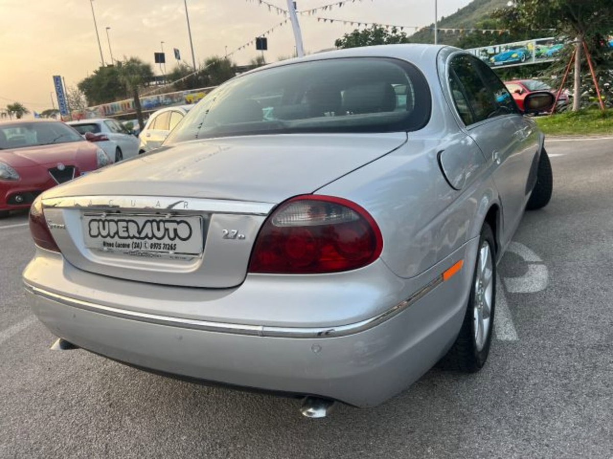 Jaguar S-Type 2.7 diesel V6 Executive (3)
