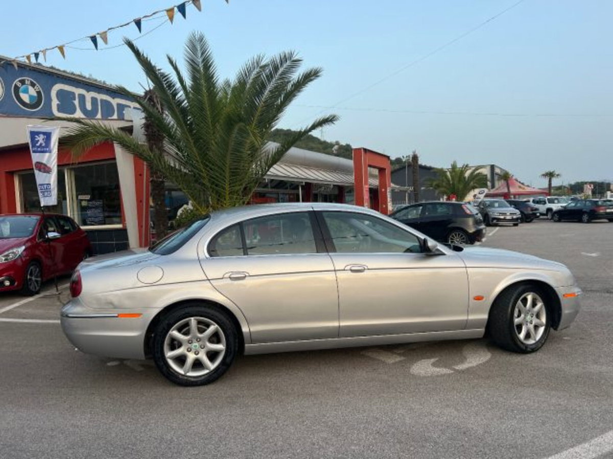 Jaguar S-Type 2.7 diesel V6 Executive (4)