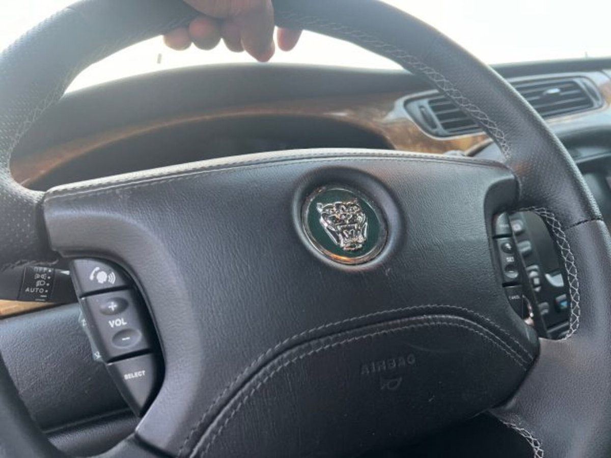 Jaguar S-Type 2.7 diesel V6 Executive (7)