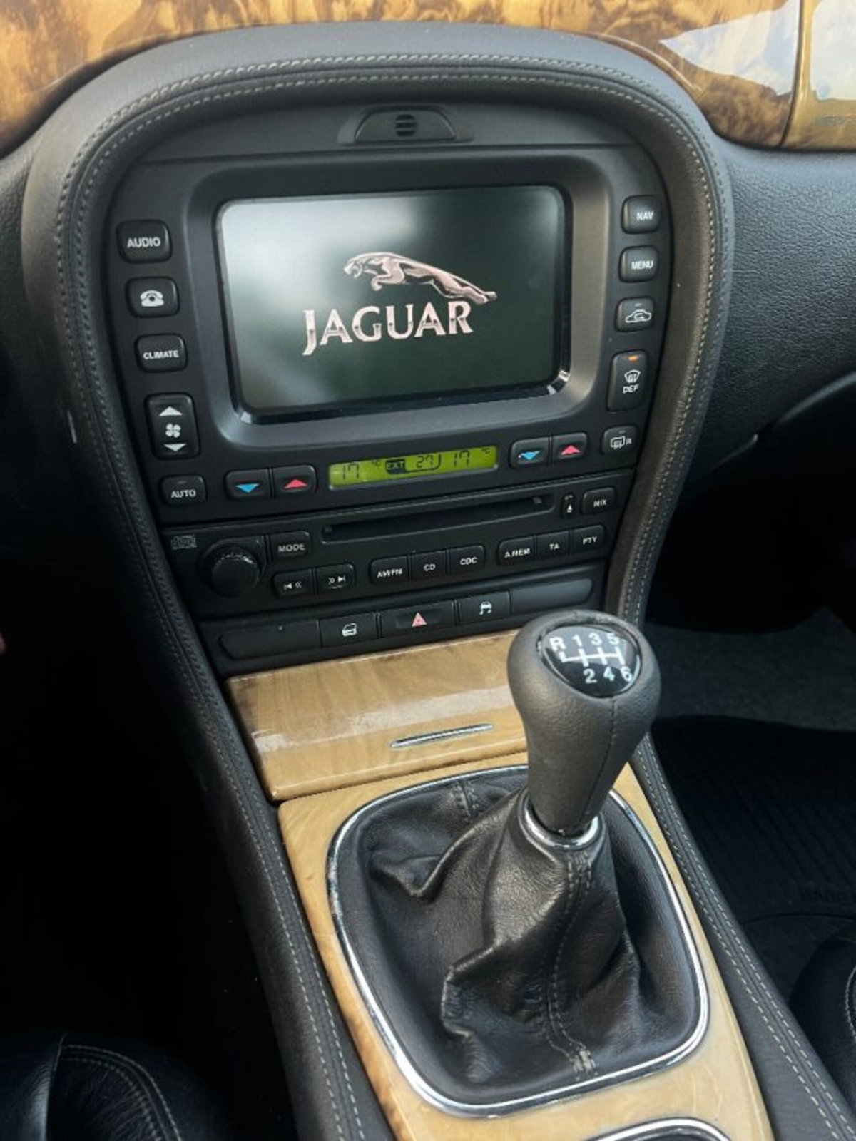 Jaguar S-Type 2.7 diesel V6 Executive (8)