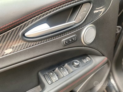 Alfa Romeo Stelvio Stelvio 2.9 Bi-Turbo V6 510 CV AT8 Quadrifoglio (10)