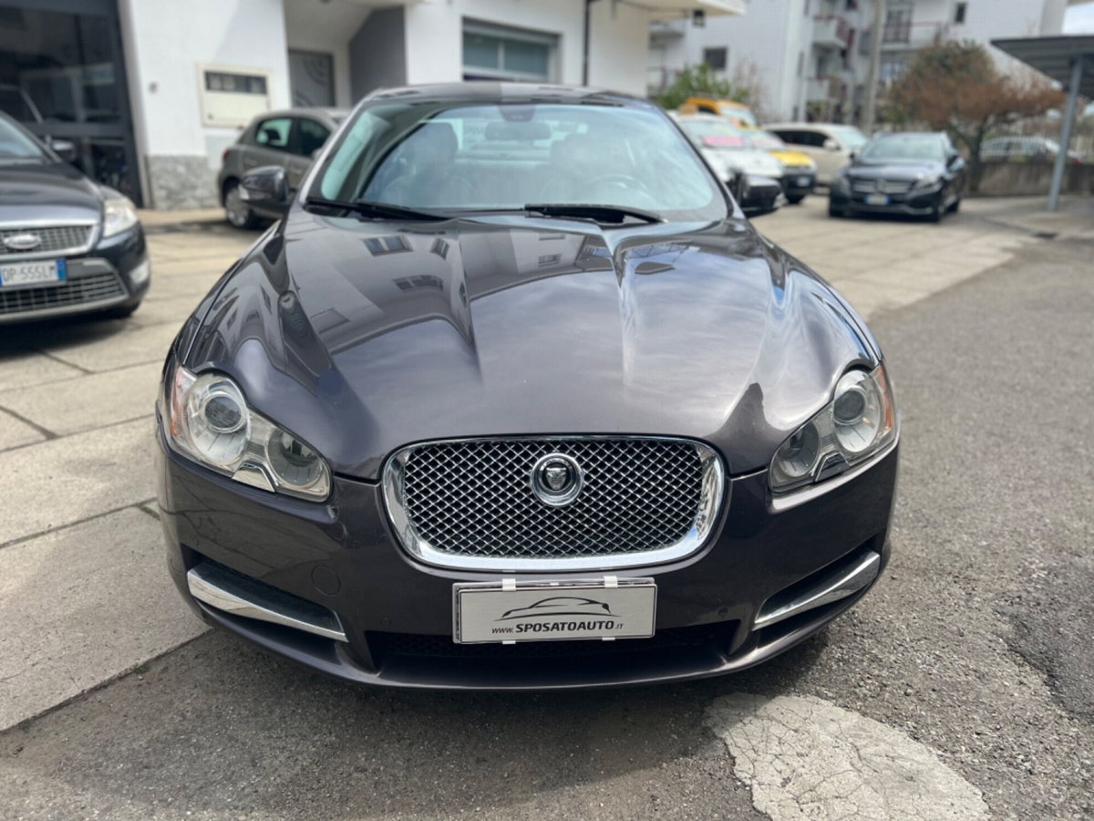 Jaguar XF 2.7D V6 Premium Luxury (4)