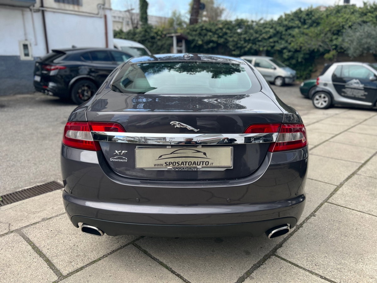 Jaguar XF 2.7D V6 Premium Luxury (5)