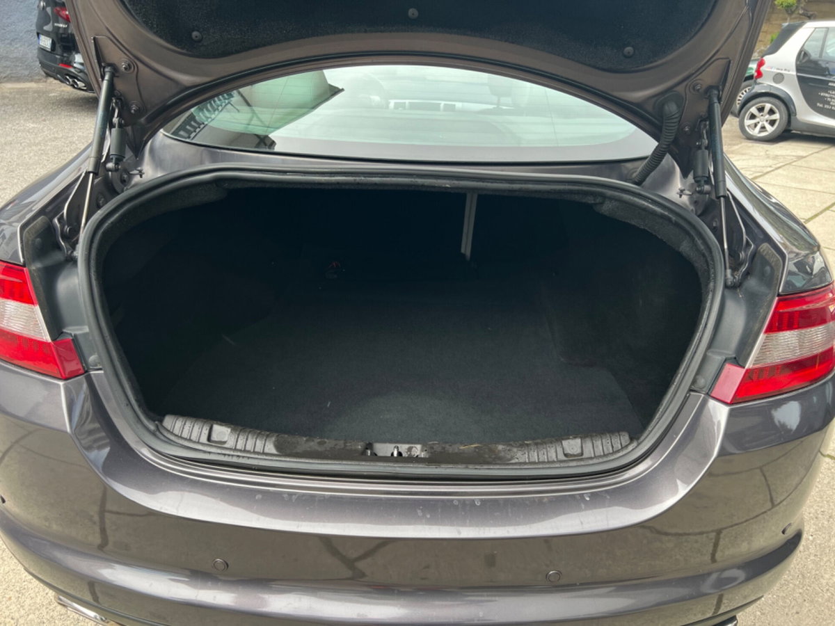 Jaguar XF 2.7D V6 Premium Luxury (9)