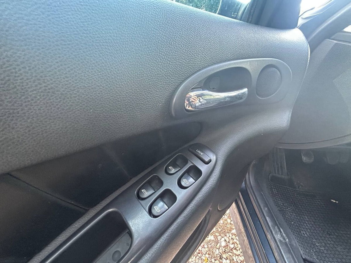 Alfa Romeo 156 1.9 JTD cat Distinctive (12)