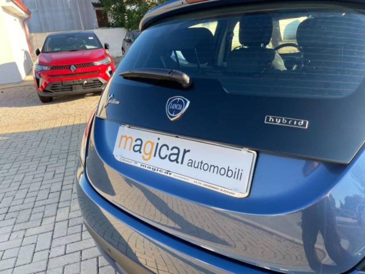 Lancia Ypsilon 1.0 FireFly 5 porte S&S Hybrid Ecochic Silver (8)