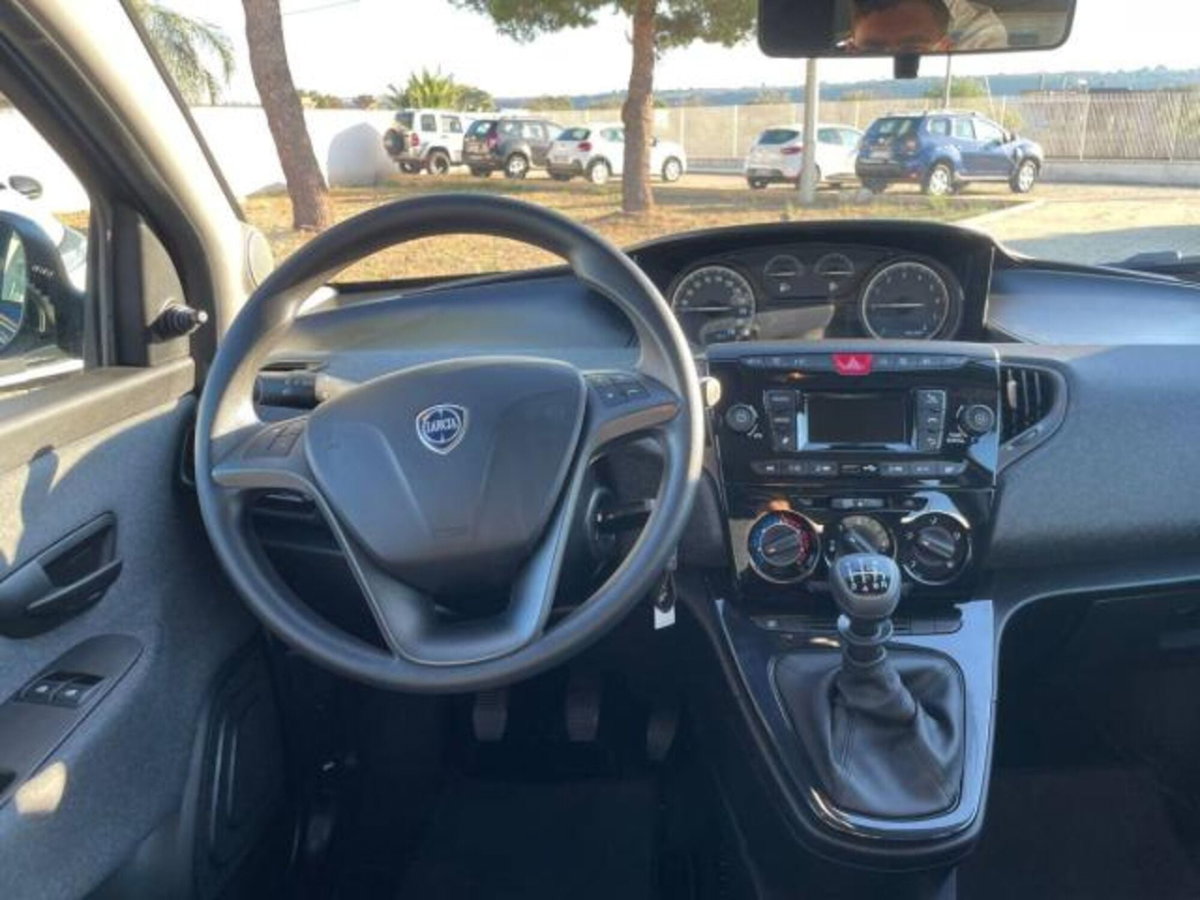 Lancia Ypsilon 1.0 FireFly 5 porte S&S Hybrid Ecochic Silver (9)