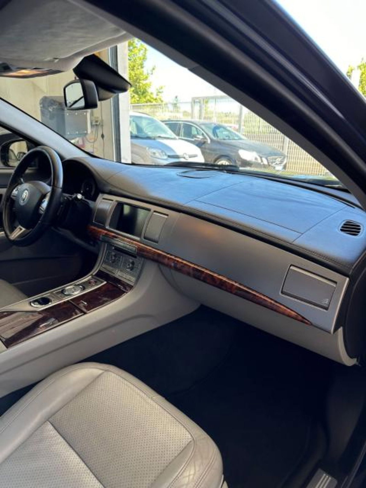 Jaguar XF 3.0 V6 Luxury (15)