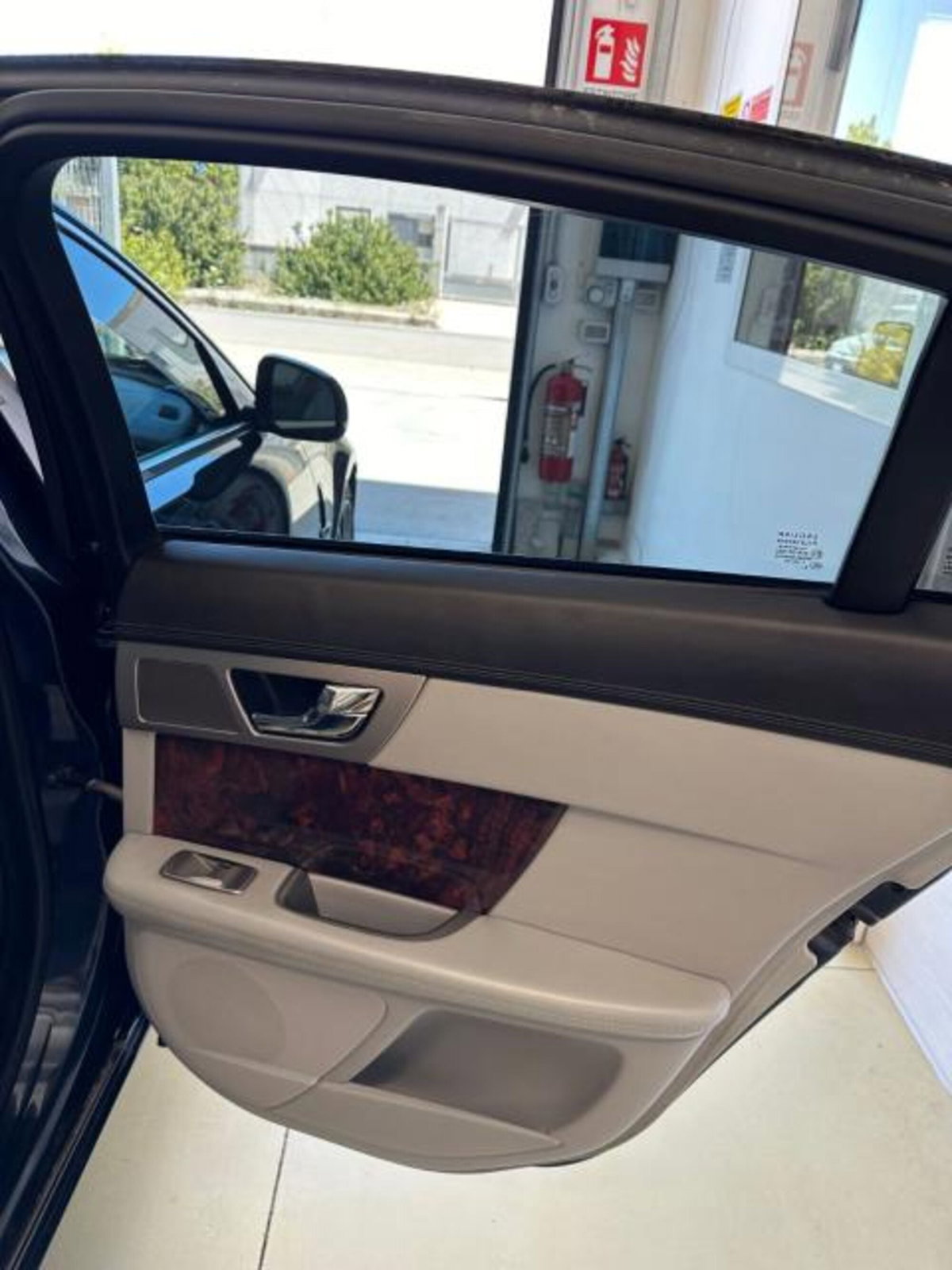 Jaguar XF 3.0 V6 Luxury (18)
