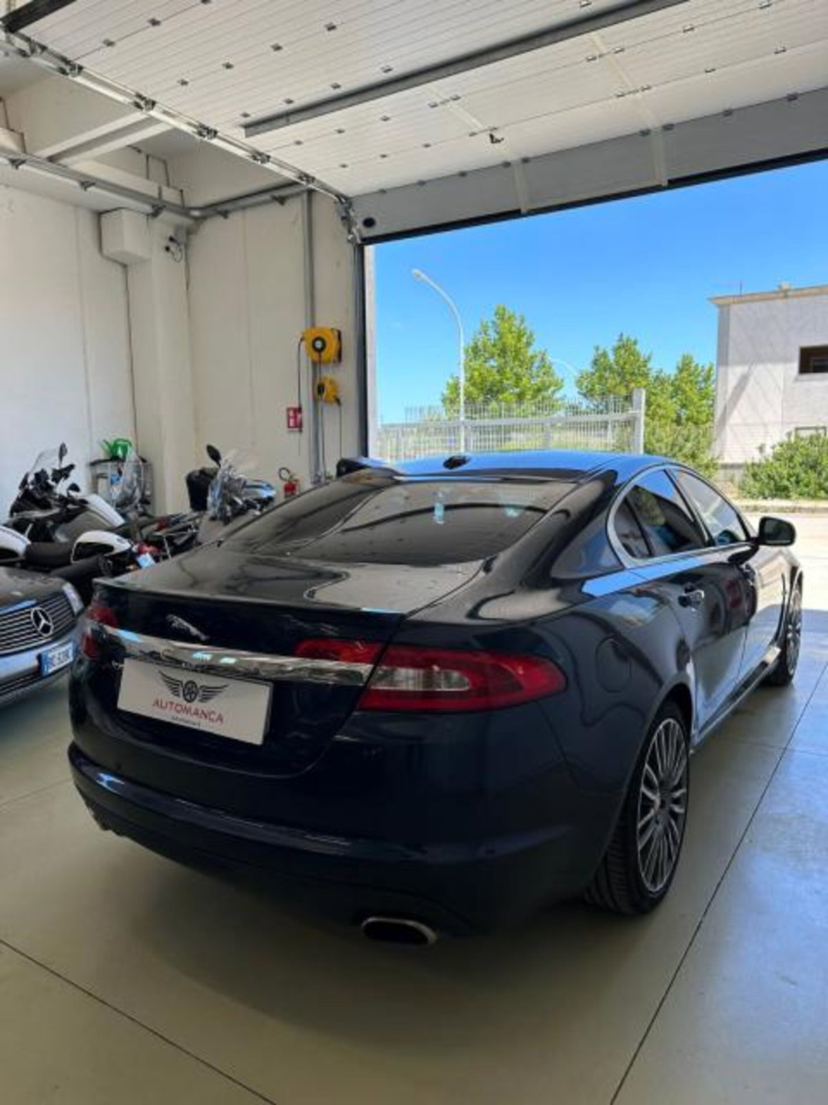 Jaguar XF 3.0 V6 Luxury (4)