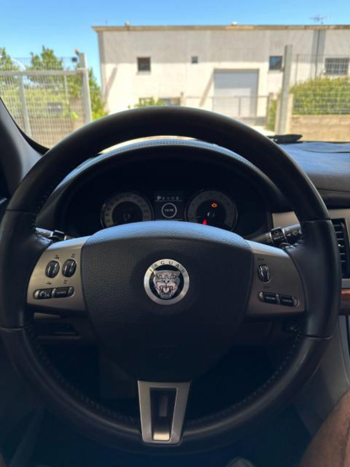 Jaguar XF 3.0 V6 Luxury (9)