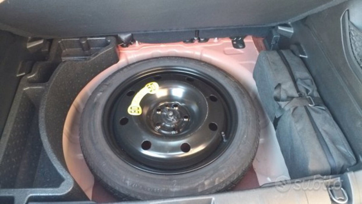 Jeep Renegade 1.6 Mjt 105 CV Business (3)