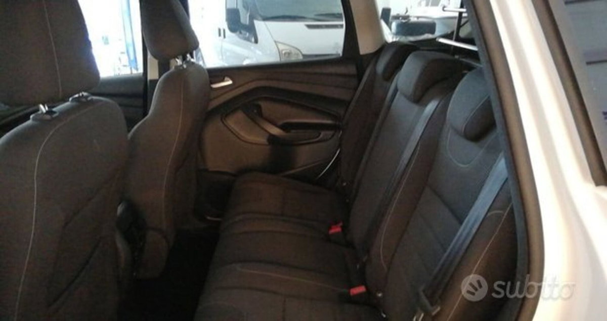 Ford Kuga 2.0 EcoBlue 120 CV aut. 2WD ST-Line X (3)