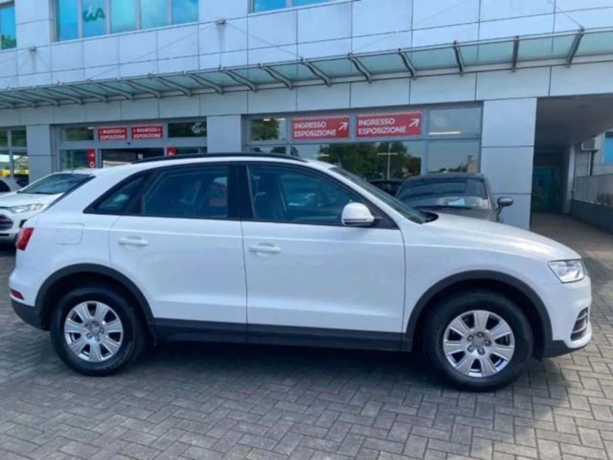 Audi Q3 2.0 TDI 150 CV (3)