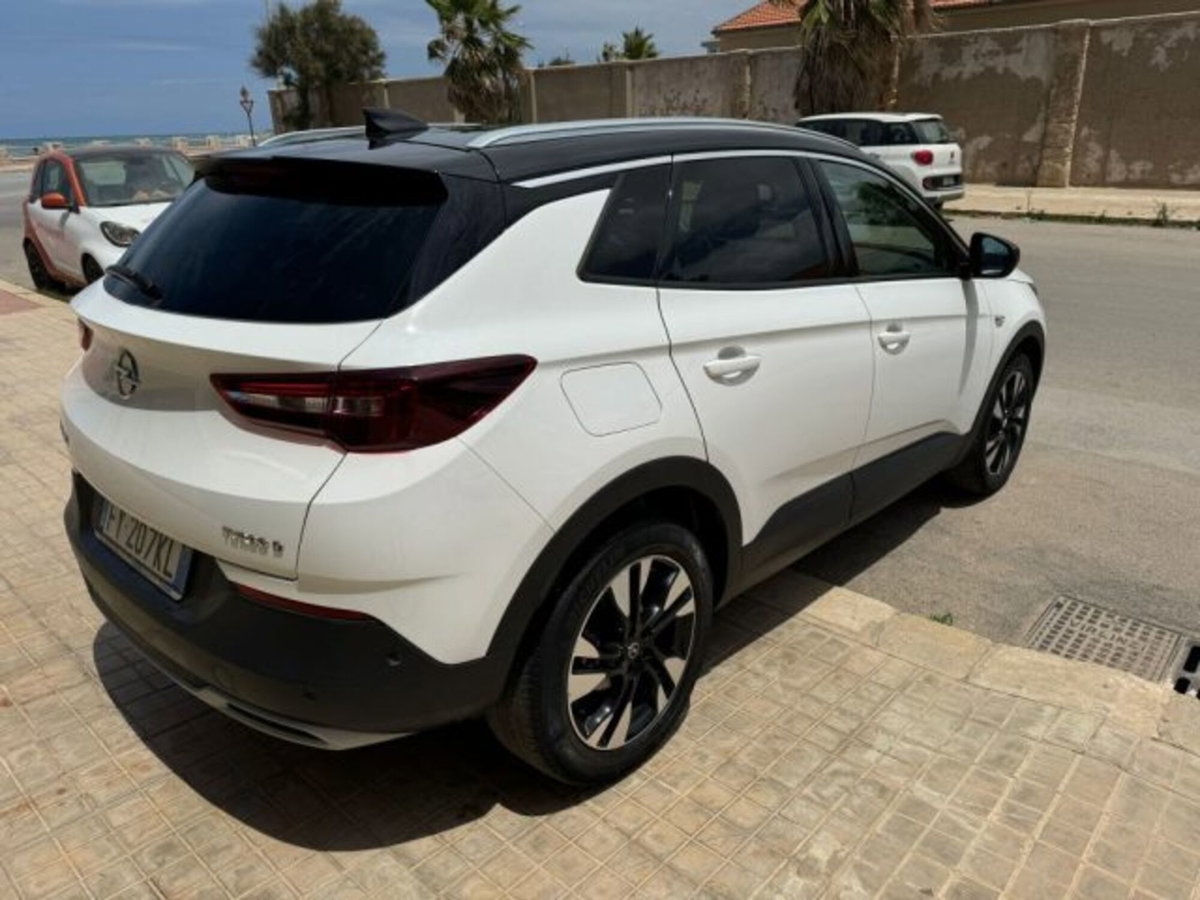 Opel Grandland X 1.5 diesel Ecotec Start&Stop Advance (2)