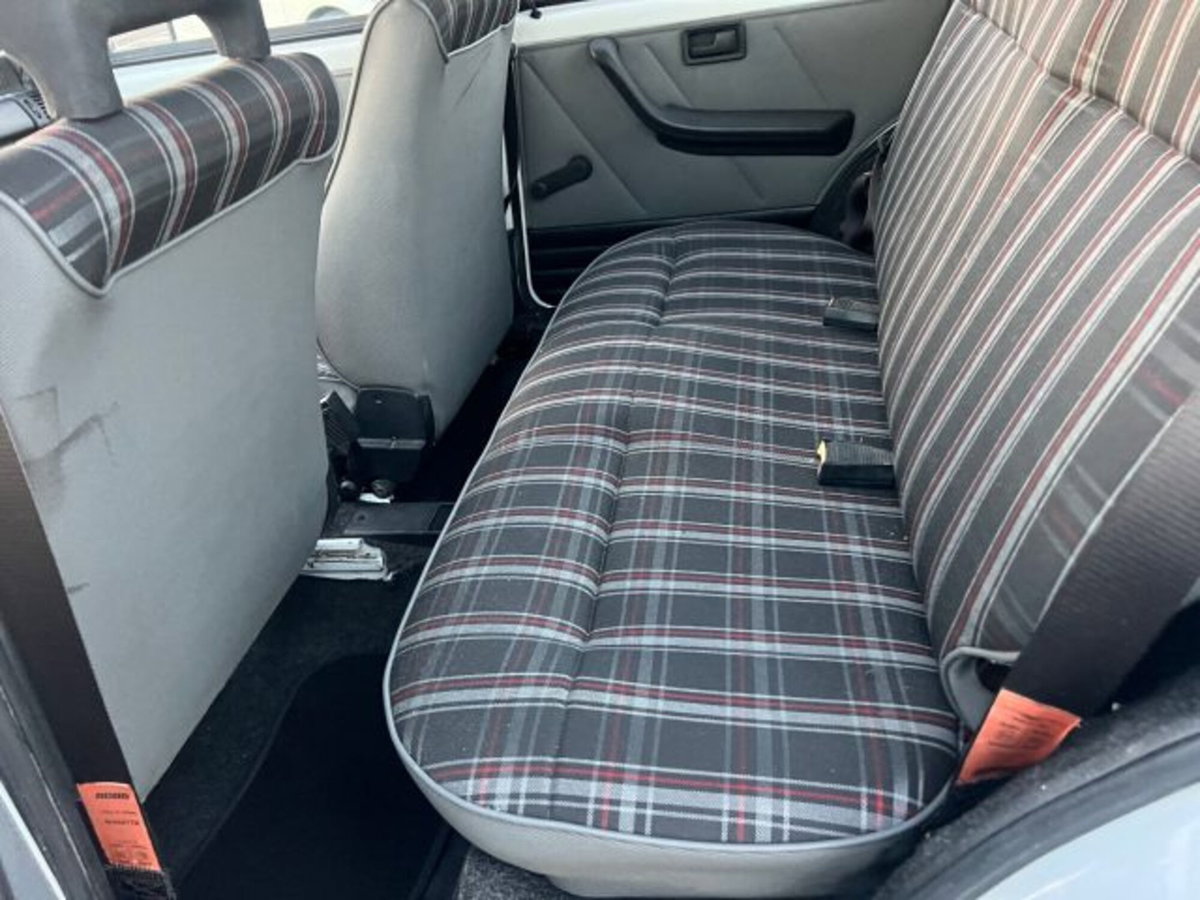 Fiat Uno 1.0 i.e. cat 5 porte (11)