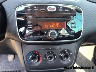 Fiat Punto 1.3 MJT II 75 CV 5 porte Lounge (14)