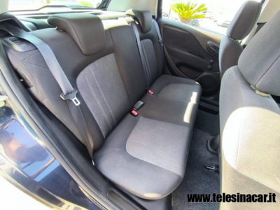 Fiat Punto 1.3 MJT II 75 CV 5 porte Lounge (16)