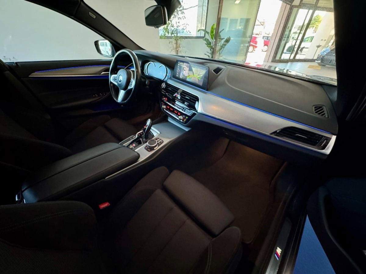 BMW Serie 5 Touring 520d  Msport (13)