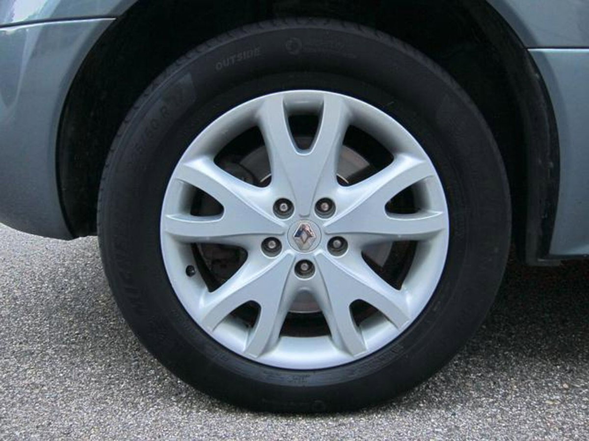Renault Koleos 2.0 dCi 150CV 4X4 Dynamique (15)