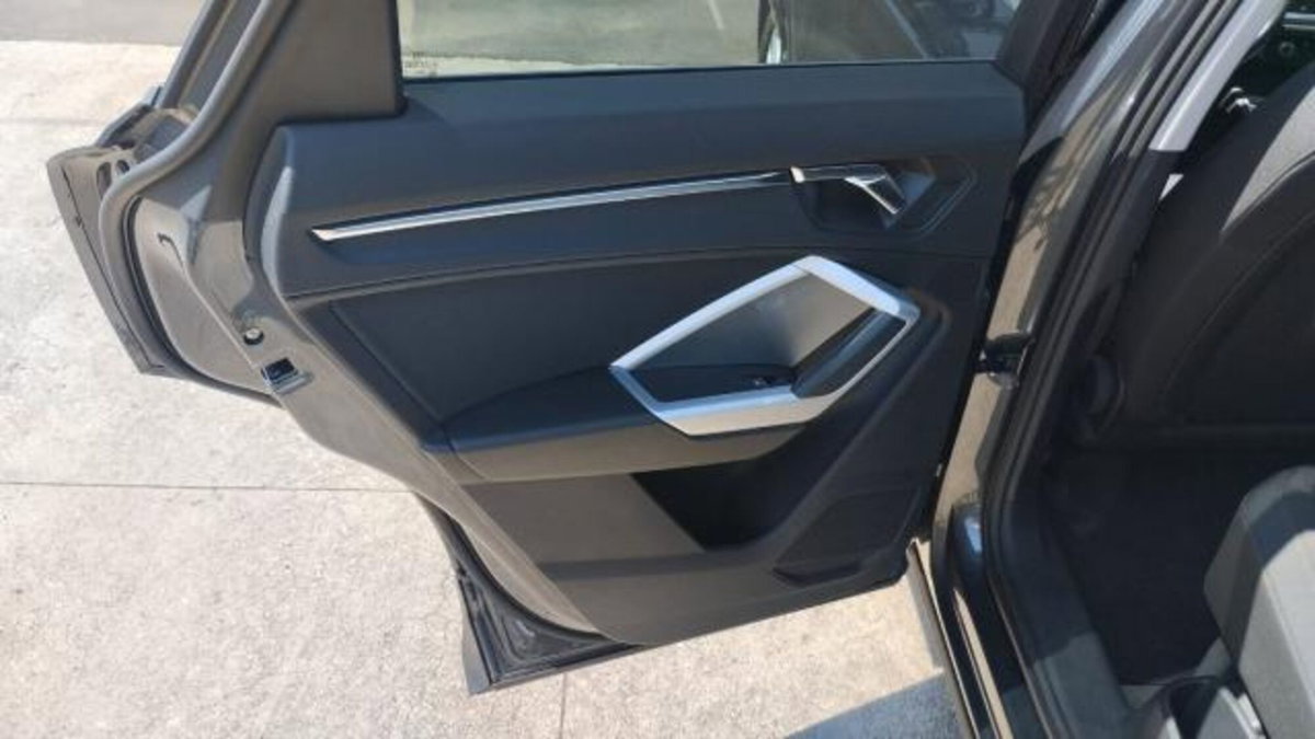 Audi Q3 2.0 TDI 150 CV S tronic S line Edition (13)