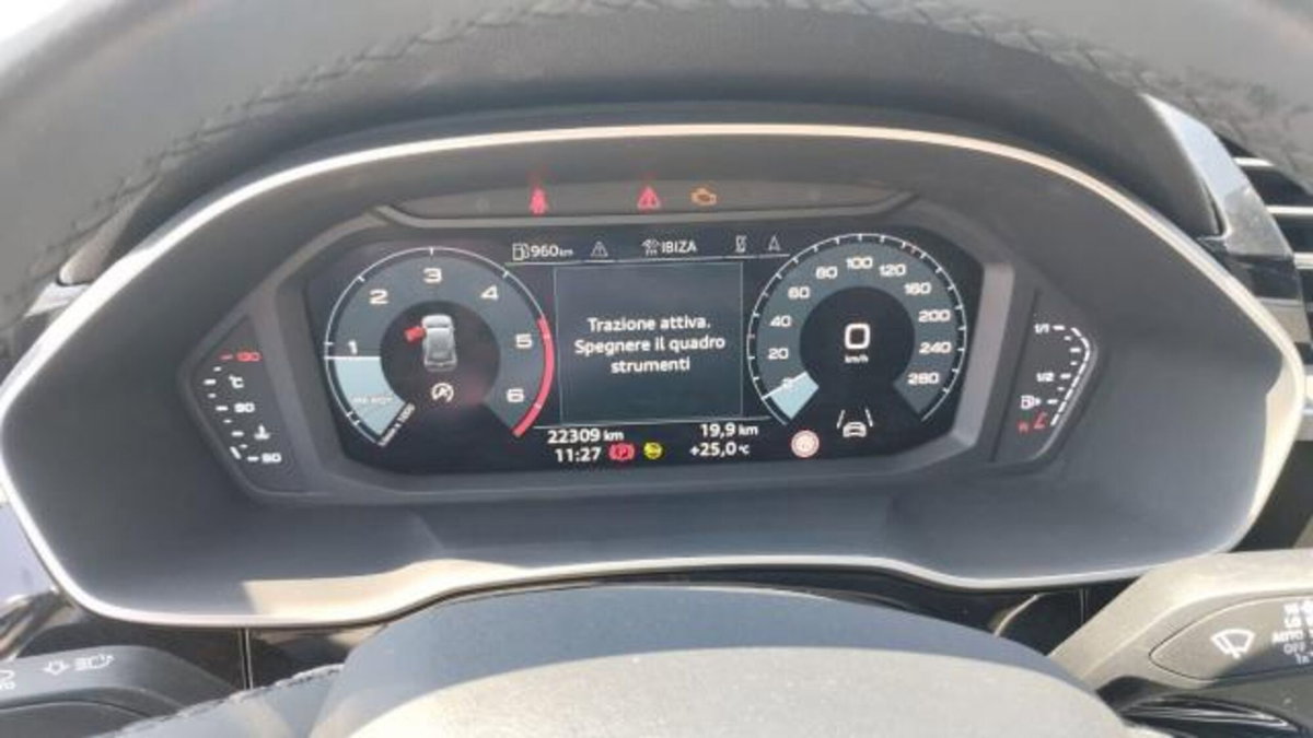 Audi Q3 2.0 TDI 150 CV S tronic S line Edition (16)