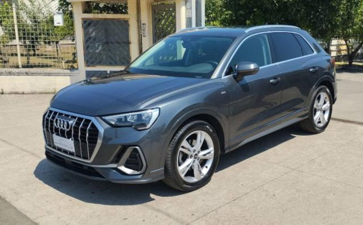 Audi Q3 2.0 TDI 150 CV S tronic S line Edition (2)