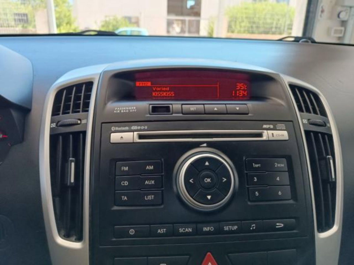 Kia cee'd 1.6 CRDi VGT 115CV 5p. EX (11)