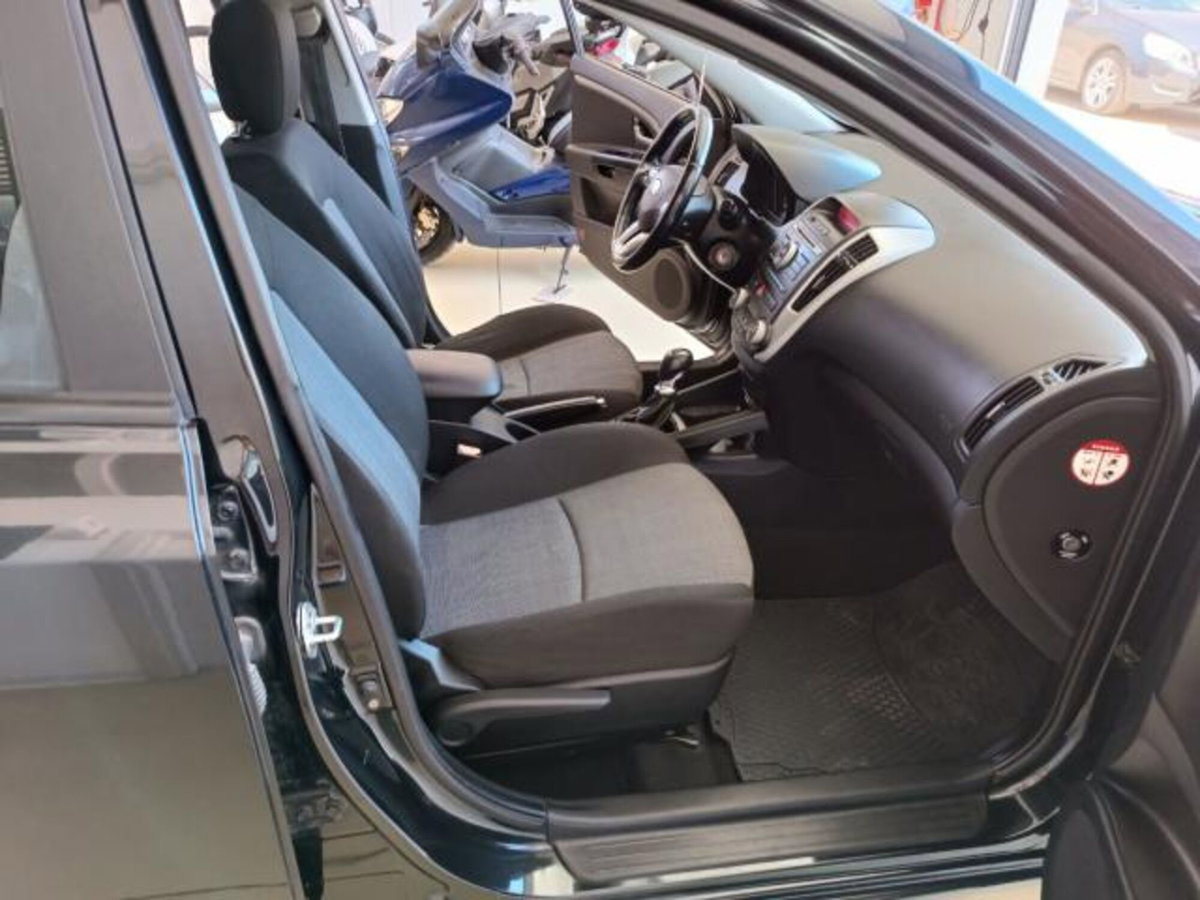 Kia cee'd 1.6 CRDi VGT 115CV 5p. EX (15)