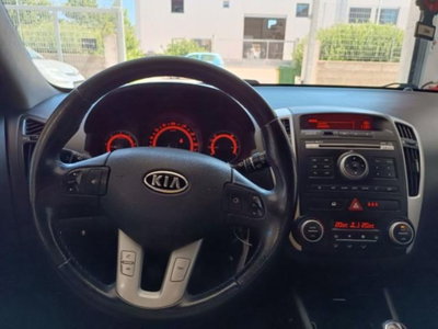 Kia cee'd 1.6 CRDi VGT 115CV 5p. EX (9)
