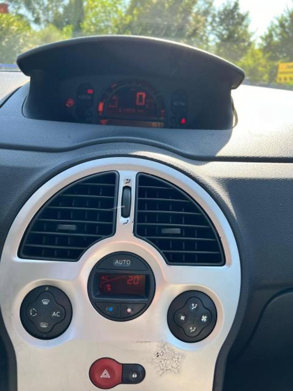 Renault Modus 1.5 dCi 85CV Saint Tropez (15)