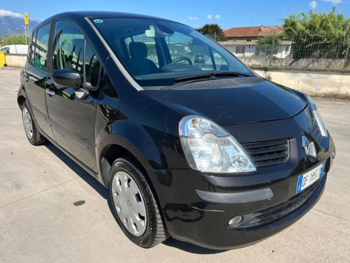 Renault Modus 1.5 dCi 85CV Saint Tropez (3)