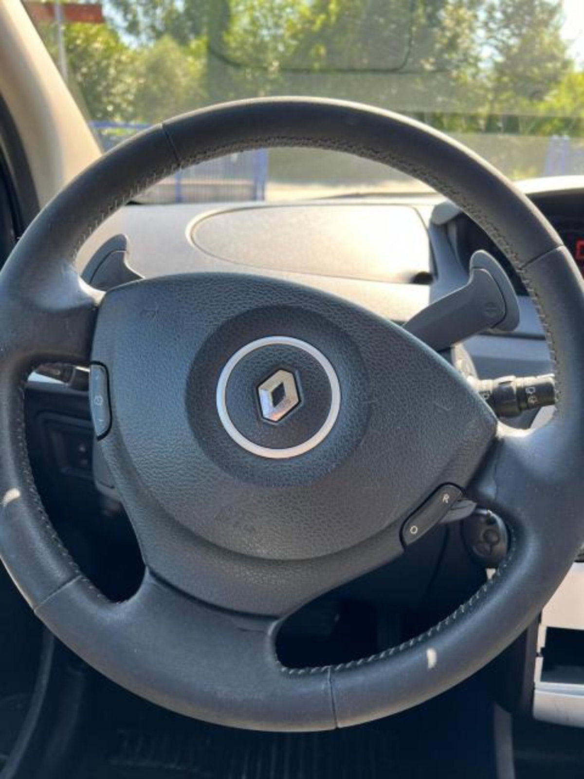 Renault Modus 1.5 dCi 85CV Saint Tropez (9)