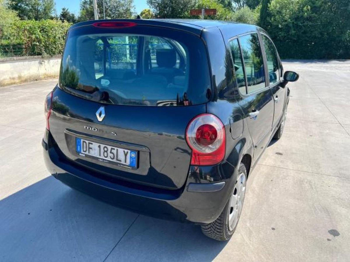 Renault Modus 1.5 dCi 85CV Saint Tropez (4)