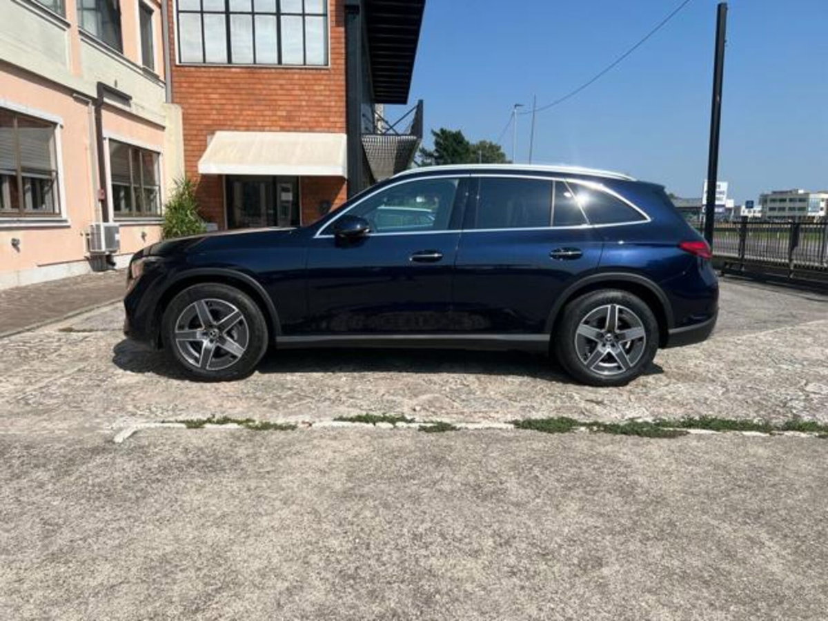 Mercedes-Benz GLC 220 d 4Matic Mild Hybrid AMG Premium Plus (4)