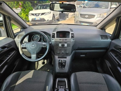 Opel Zafira 1.9 CDTI 120CV Cosmo (8)