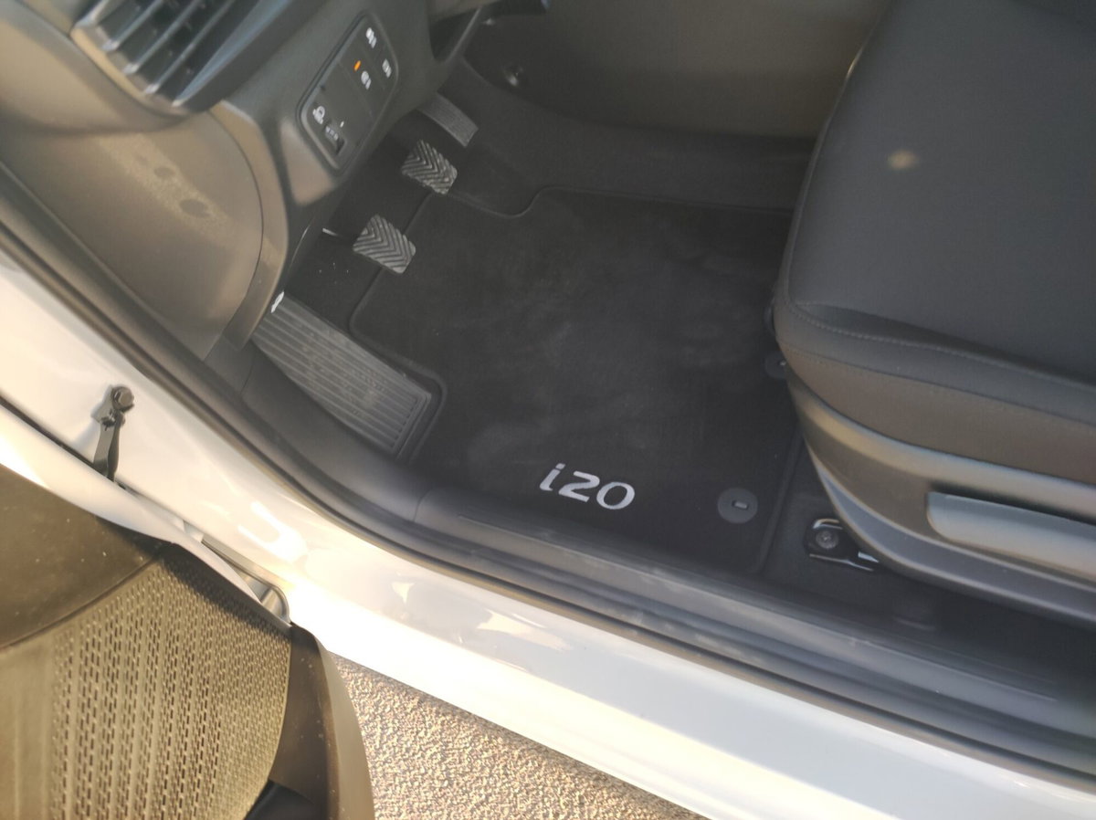 Hyundai i20 1.2 MPI MT ConnectLine (14)