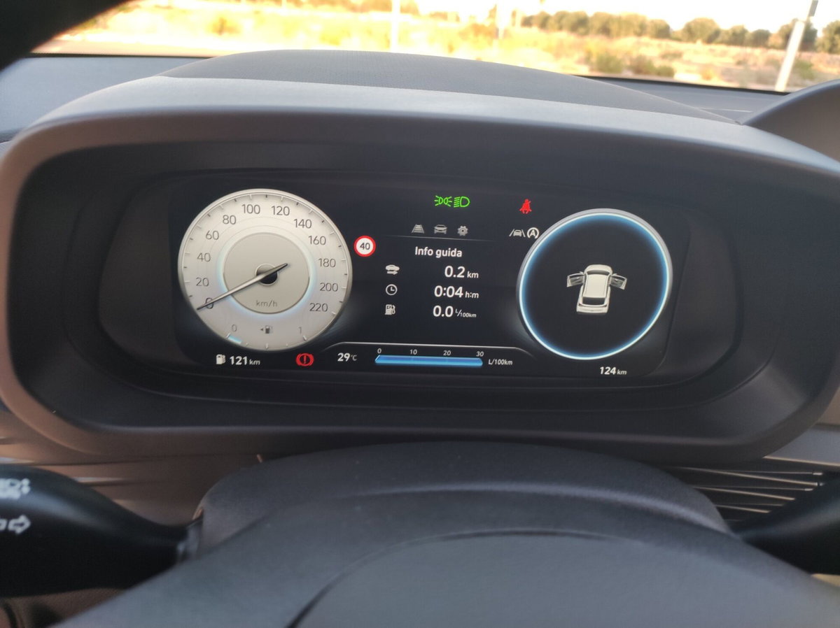 Hyundai i20 1.2 MPI MT ConnectLine (9)