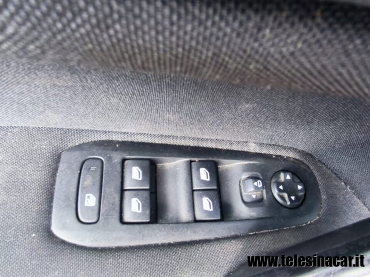 Peugeot 308 SW BlueHDi 130 S&S EAT6 Business (17)