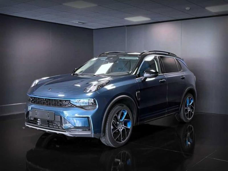 Lynk & Co 01 01 1.5 td phev