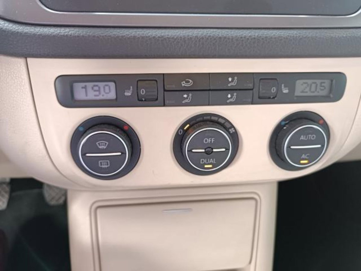 Volkswagen Tiguan 1.4 16V TSI Trend & Fun (18°) (12)