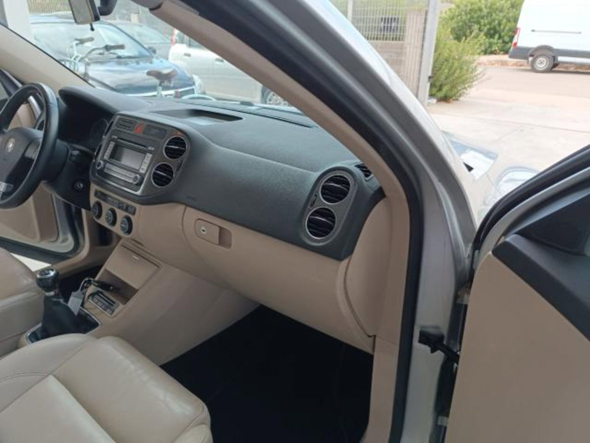 Volkswagen Tiguan 1.4 16V TSI Trend & Fun (18°) (14)