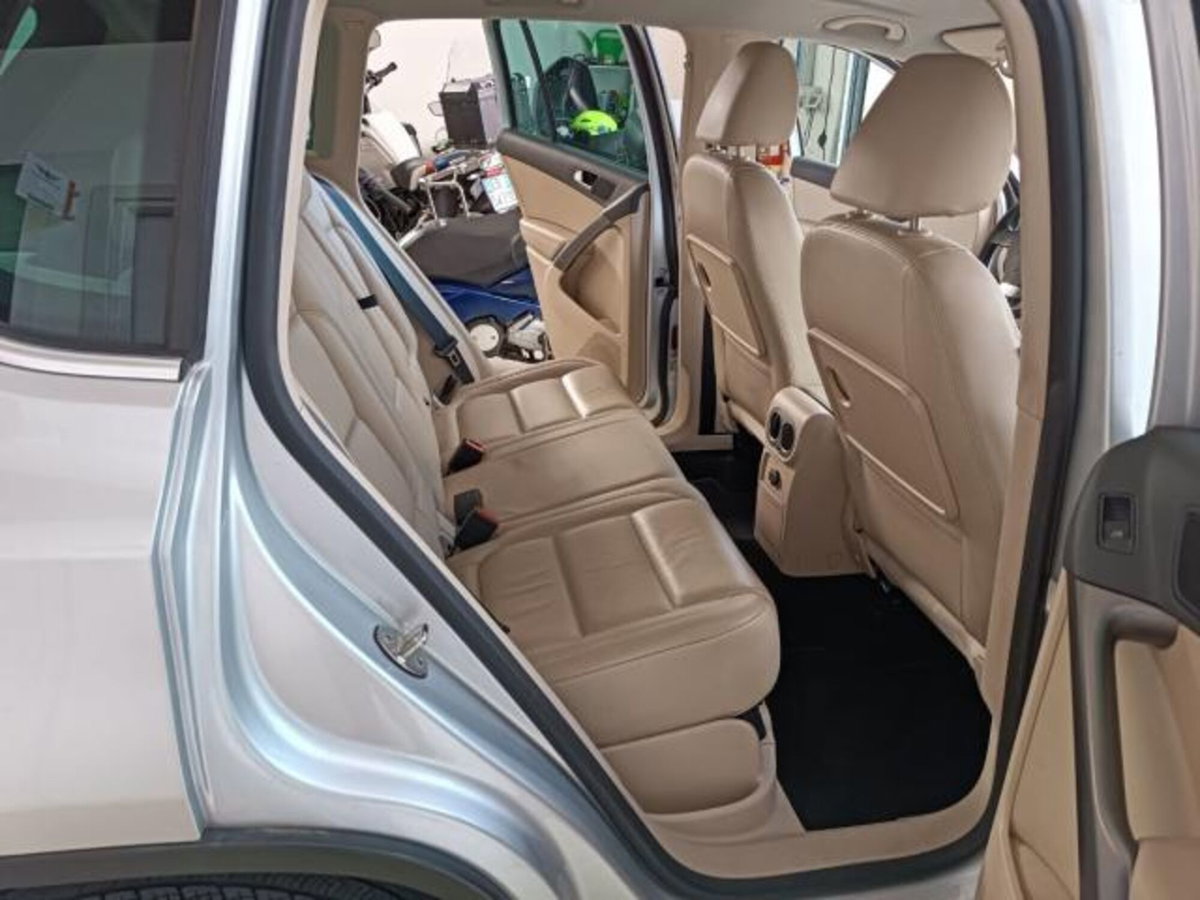 Volkswagen Tiguan 1.4 16V TSI Trend & Fun (18°) (17)