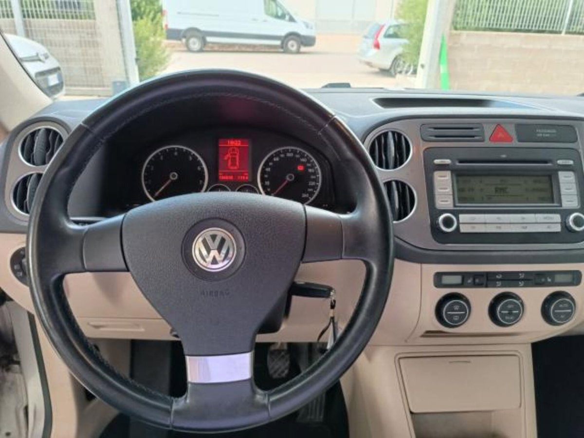 Volkswagen Tiguan 1.4 16V TSI Trend & Fun (18°) (9)