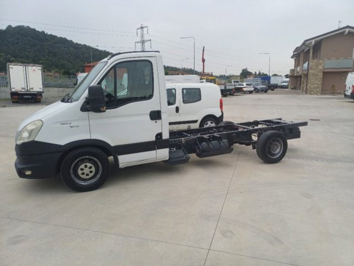 Iveco Daily Telaio 35S14G 3.0 CNG PM Cabinato (2)